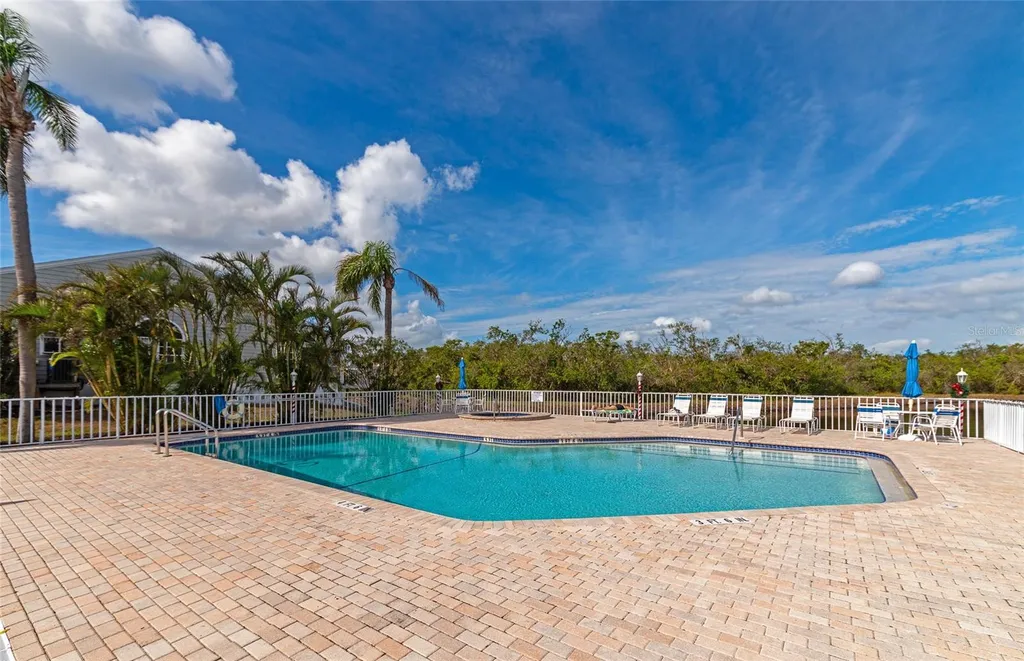 1240 Spoonbill Landings Circle Bradenton FL 34209