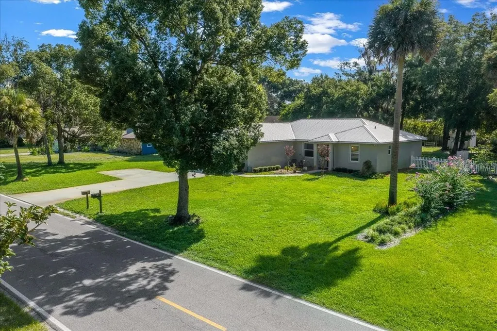 213 Grand Avenue Deland FL 32720