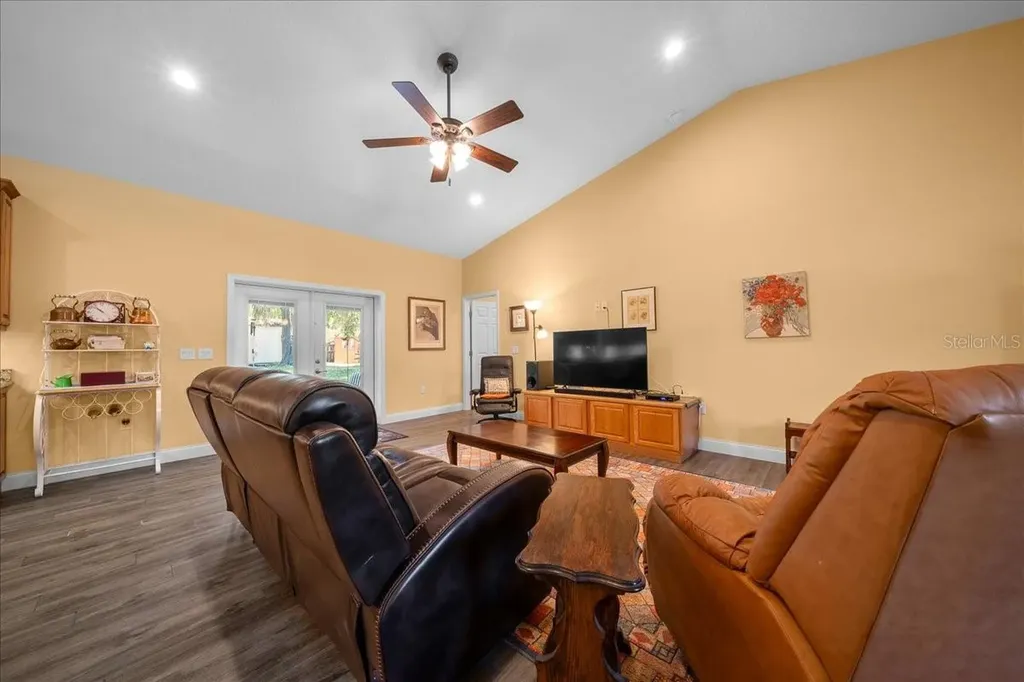 213 Grand Avenue Deland FL 32720