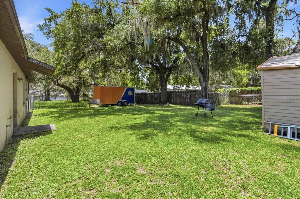 2113 Oakview Lane Plant City FL 33566