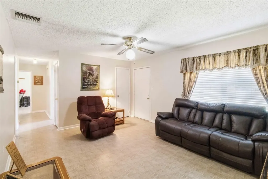 2113 Oakview Lane Plant City FL 33566