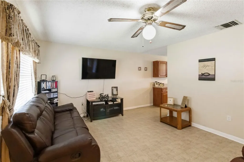 2113 Oakview Lane Plant City FL 33566