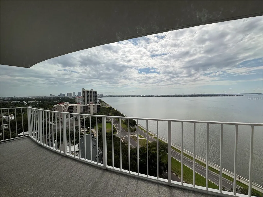 2611 Bayshore Boulevard Tampa FL 33629