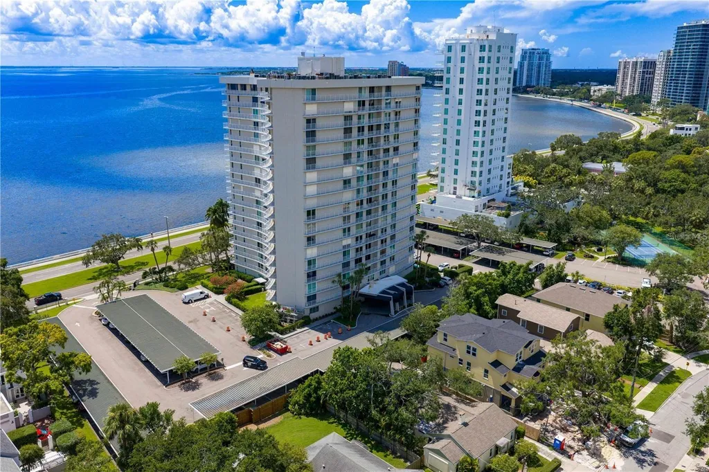 2611 Bayshore Boulevard Tampa FL 33629