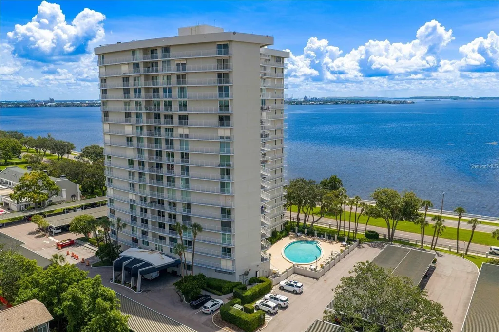 2611 Bayshore Boulevard Tampa FL 33629