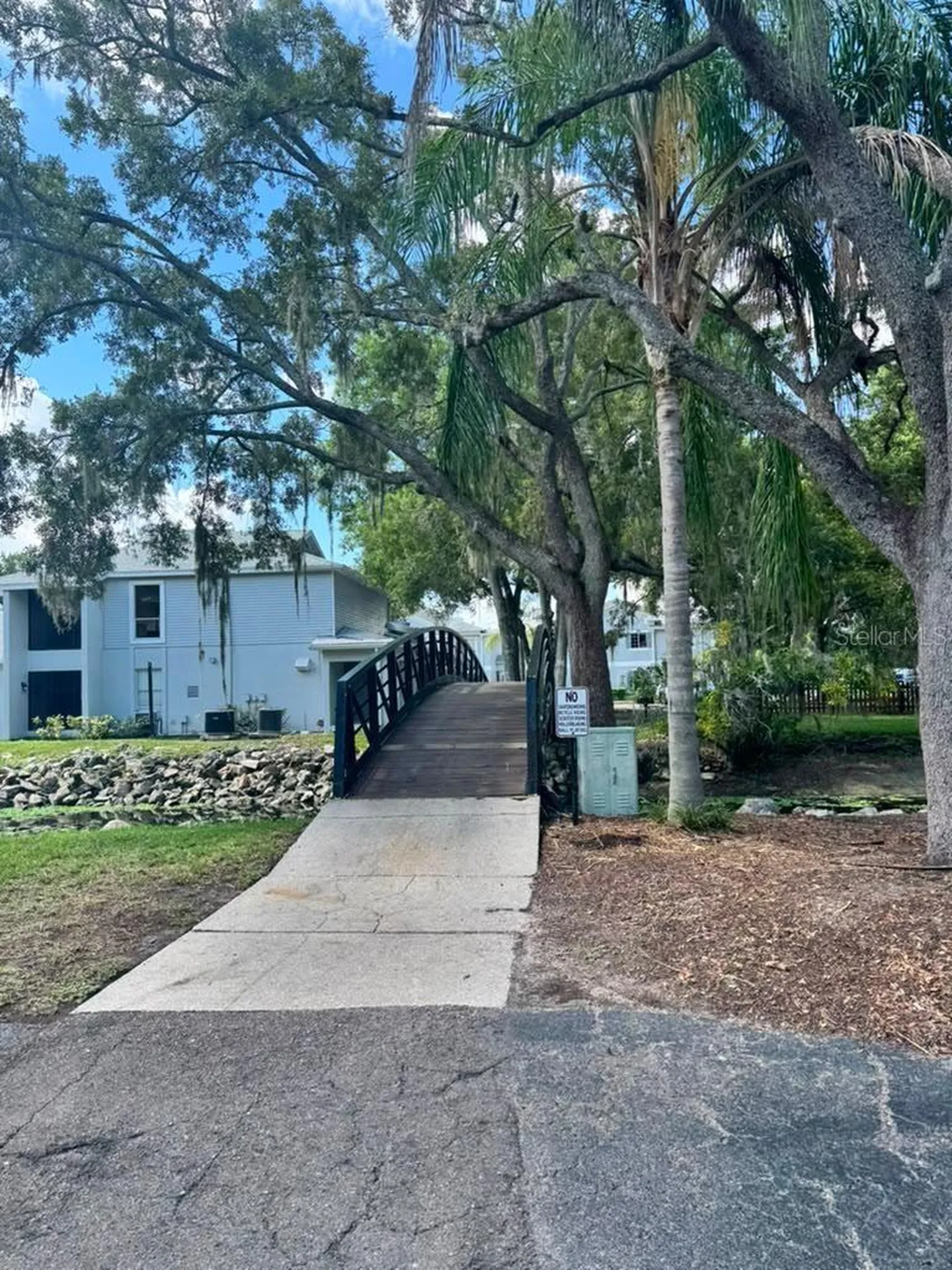 4140 Dolphin Drive Tampa FL 33617