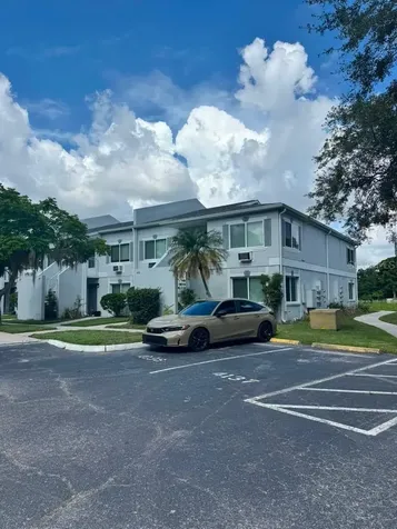 4140 Dolphin Drive Tampa FL 33617