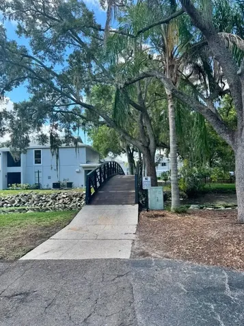 4140 Dolphin Drive Tampa FL 33617
