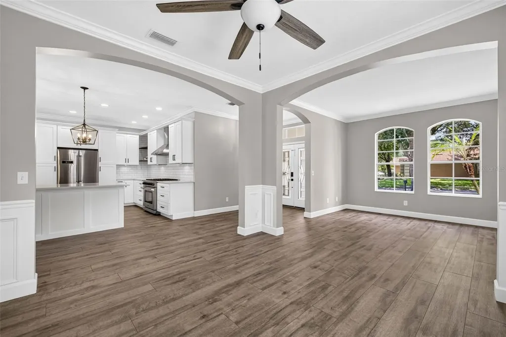 6135 Whimbrelwood Drive Lithia FL 33547