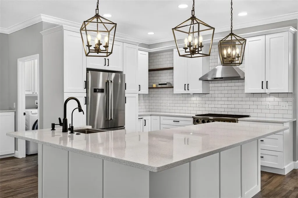6135 Whimbrelwood Drive Lithia FL 33547