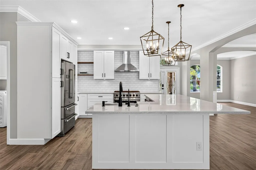 6135 Whimbrelwood Drive Lithia FL 33547