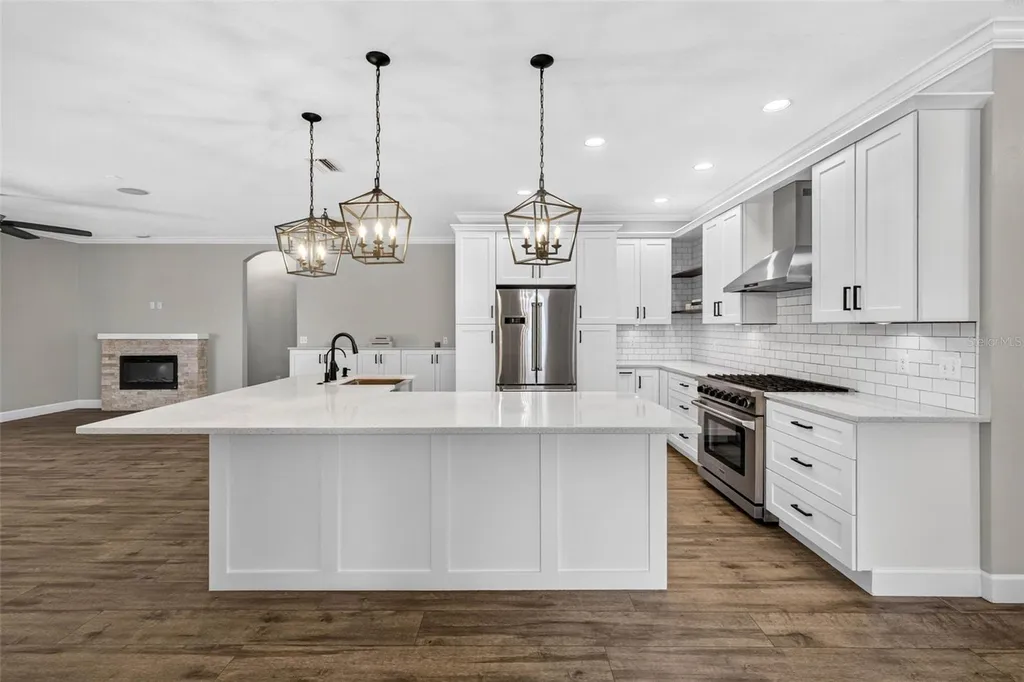 6135 Whimbrelwood Drive Lithia FL 33547