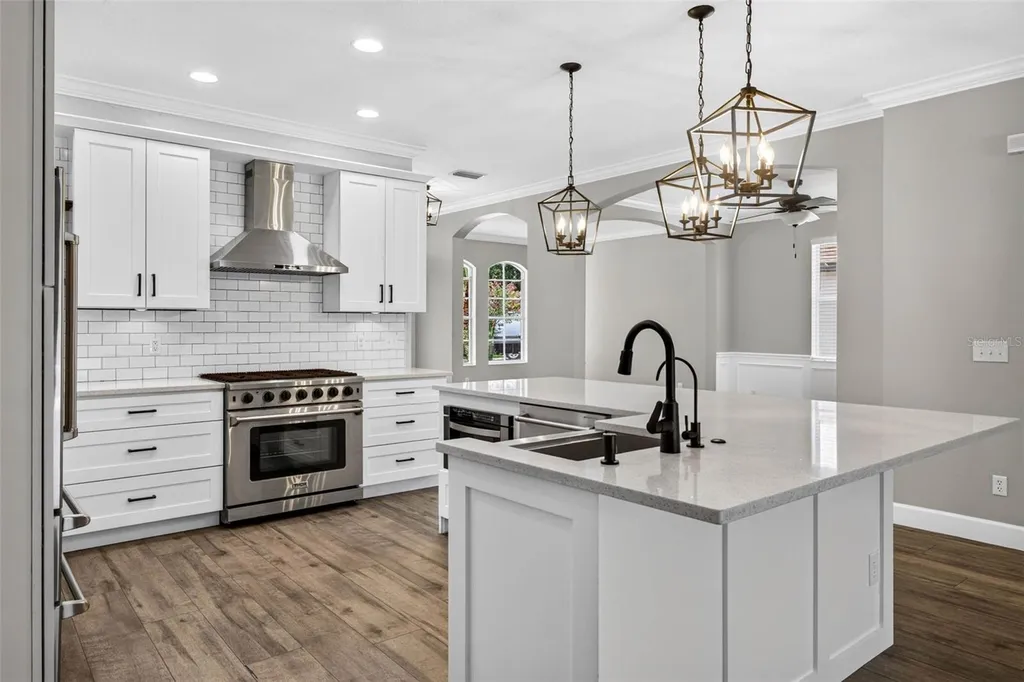 6135 Whimbrelwood Drive Lithia FL 33547
