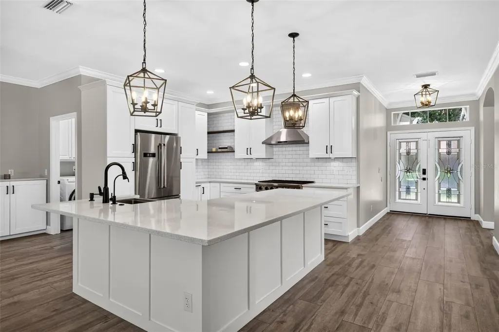 6135 Whimbrelwood Drive Lithia FL 33547