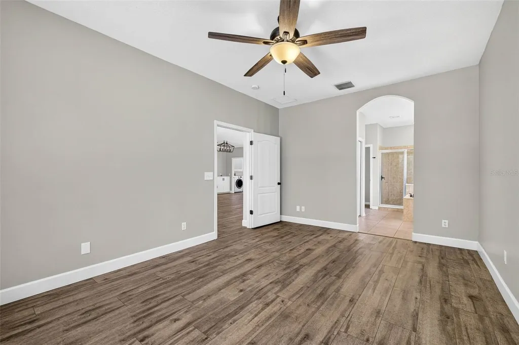 6135 Whimbrelwood Drive Lithia FL 33547