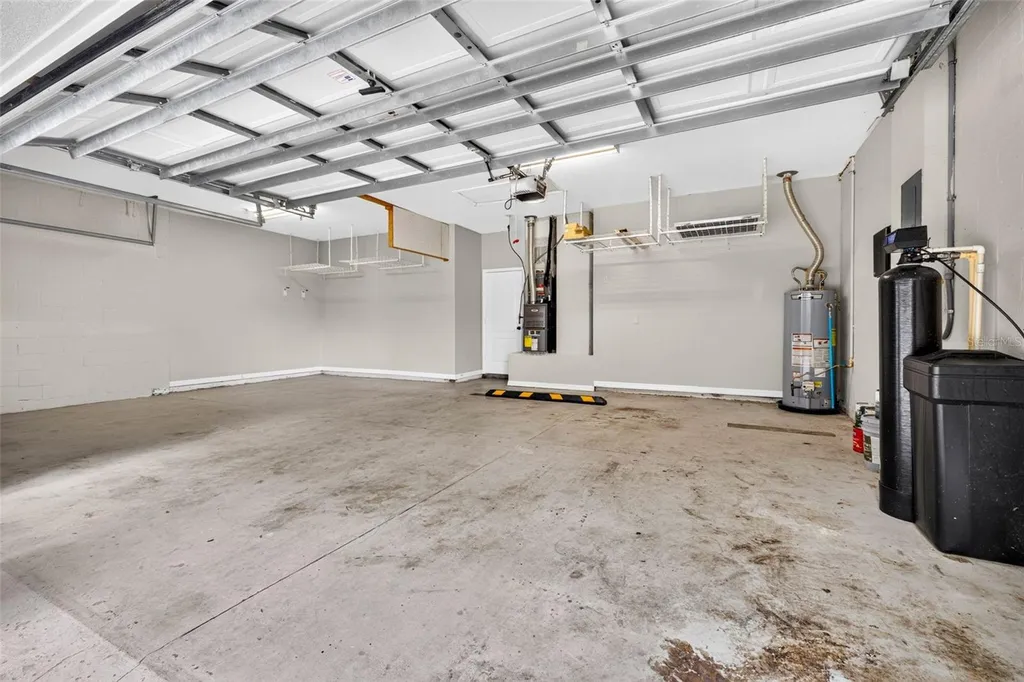 6135 Whimbrelwood Drive Lithia FL 33547