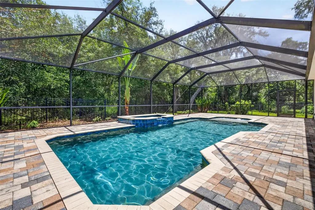 6135 Whimbrelwood Drive Lithia FL 33547