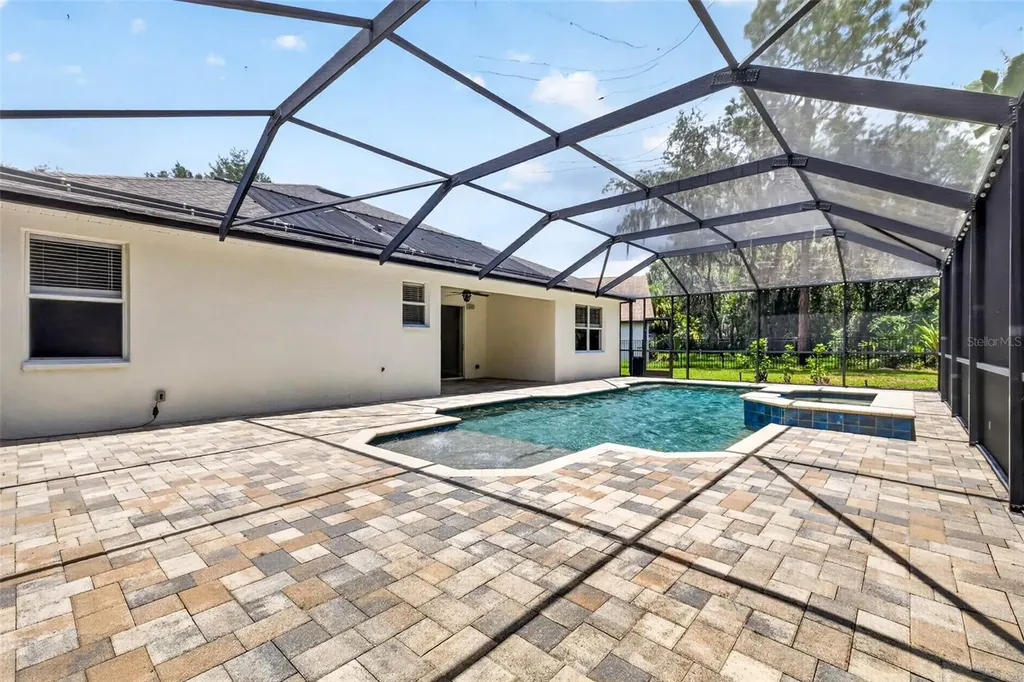 6135 Whimbrelwood Drive Lithia FL 33547