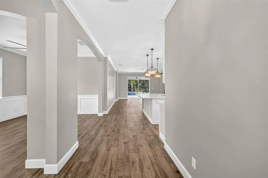 6135 Whimbrelwood Drive Lithia FL 33547