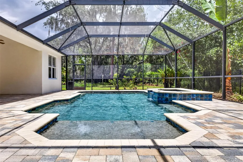6135 Whimbrelwood Drive Lithia FL 33547