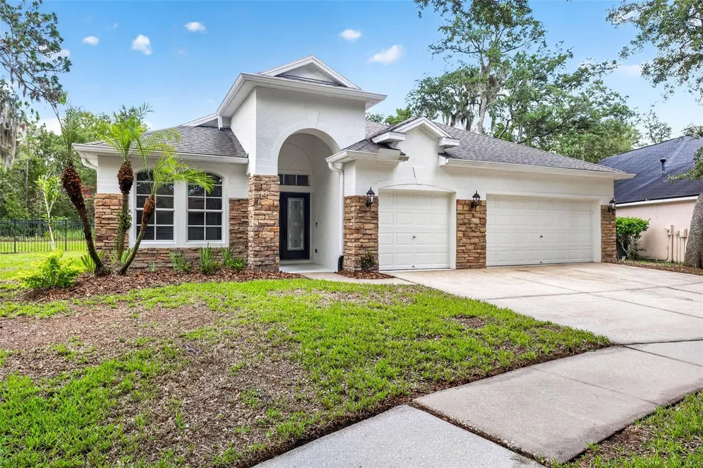 6135 Whimbrelwood Drive Lithia FL 33547