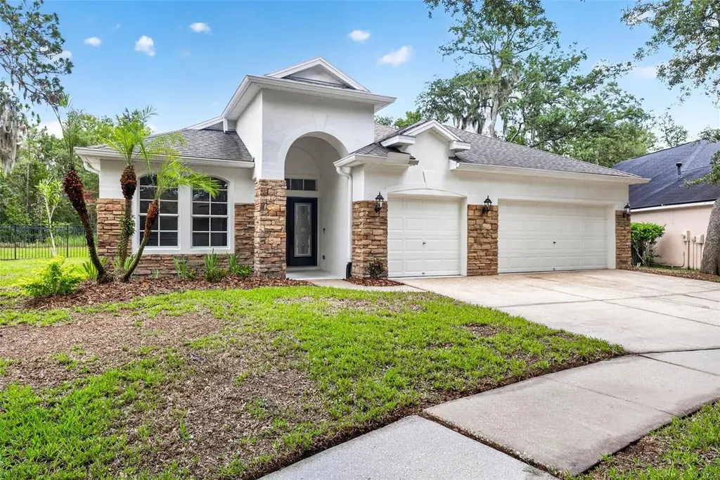 6135 Whimbrelwood Drive Lithia FL 33547