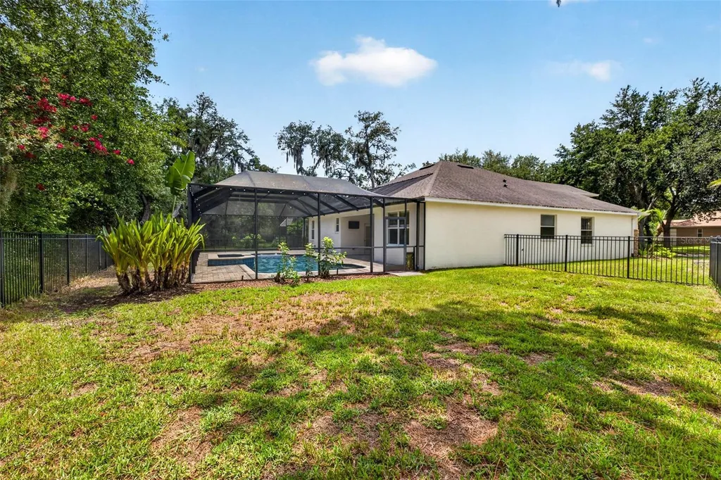 6135 Whimbrelwood Drive Lithia FL 33547