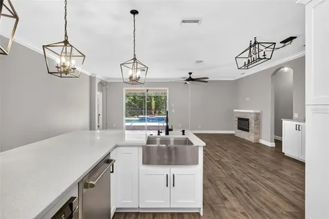 6135 Whimbrelwood Drive Lithia FL 33547