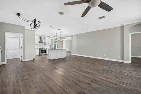 6135 Whimbrelwood Drive Lithia FL 33547
