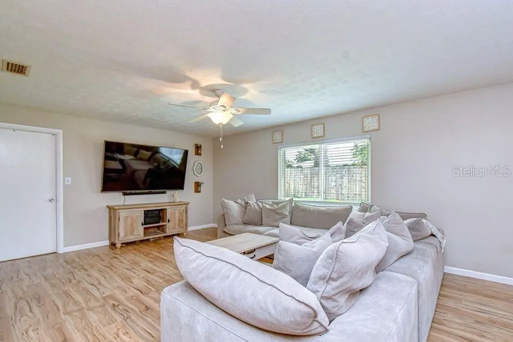 601 Larrie Ellen Way Brandon FL 33511