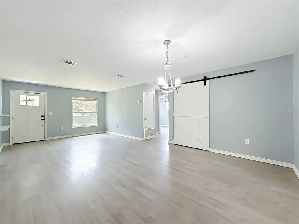 460 N Pine Avenue Oviedo FL 32765