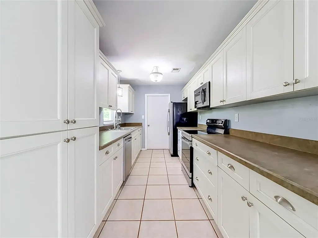 460 N Pine Avenue Oviedo FL 32765