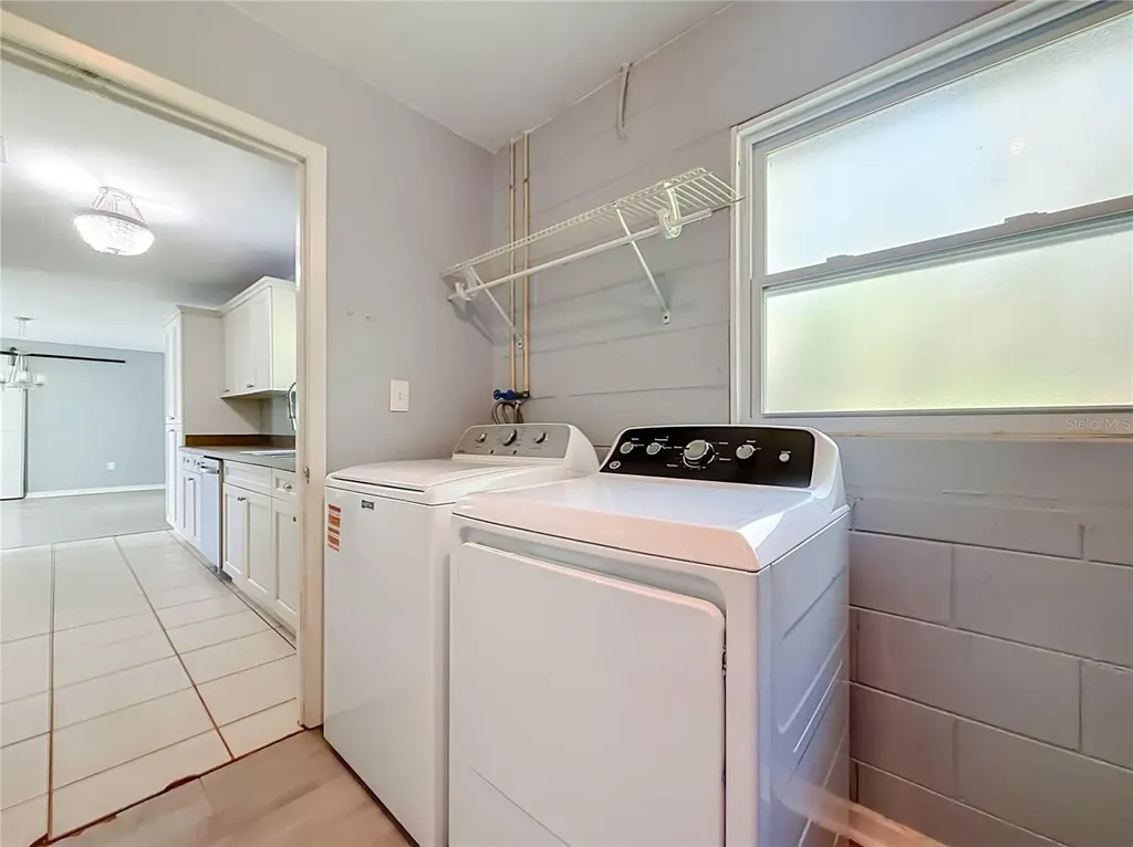 460 N Pine Avenue Oviedo FL 32765
