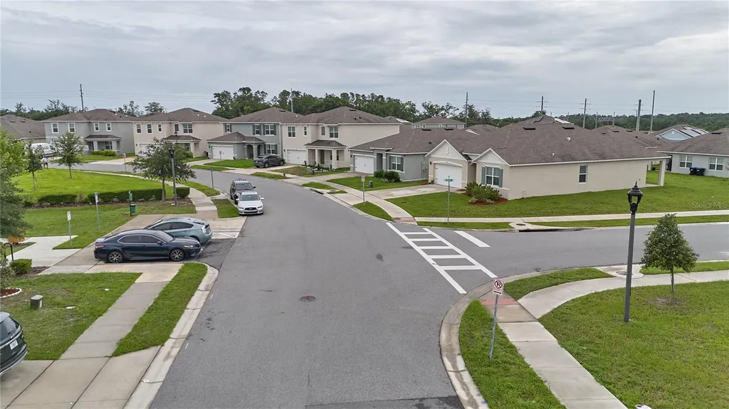 1679 Aurora Ridge Drive Zellwood FL 32798