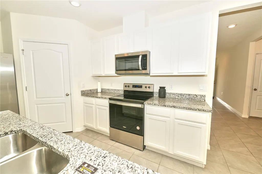 1679 Aurora Ridge Drive Zellwood FL 32798