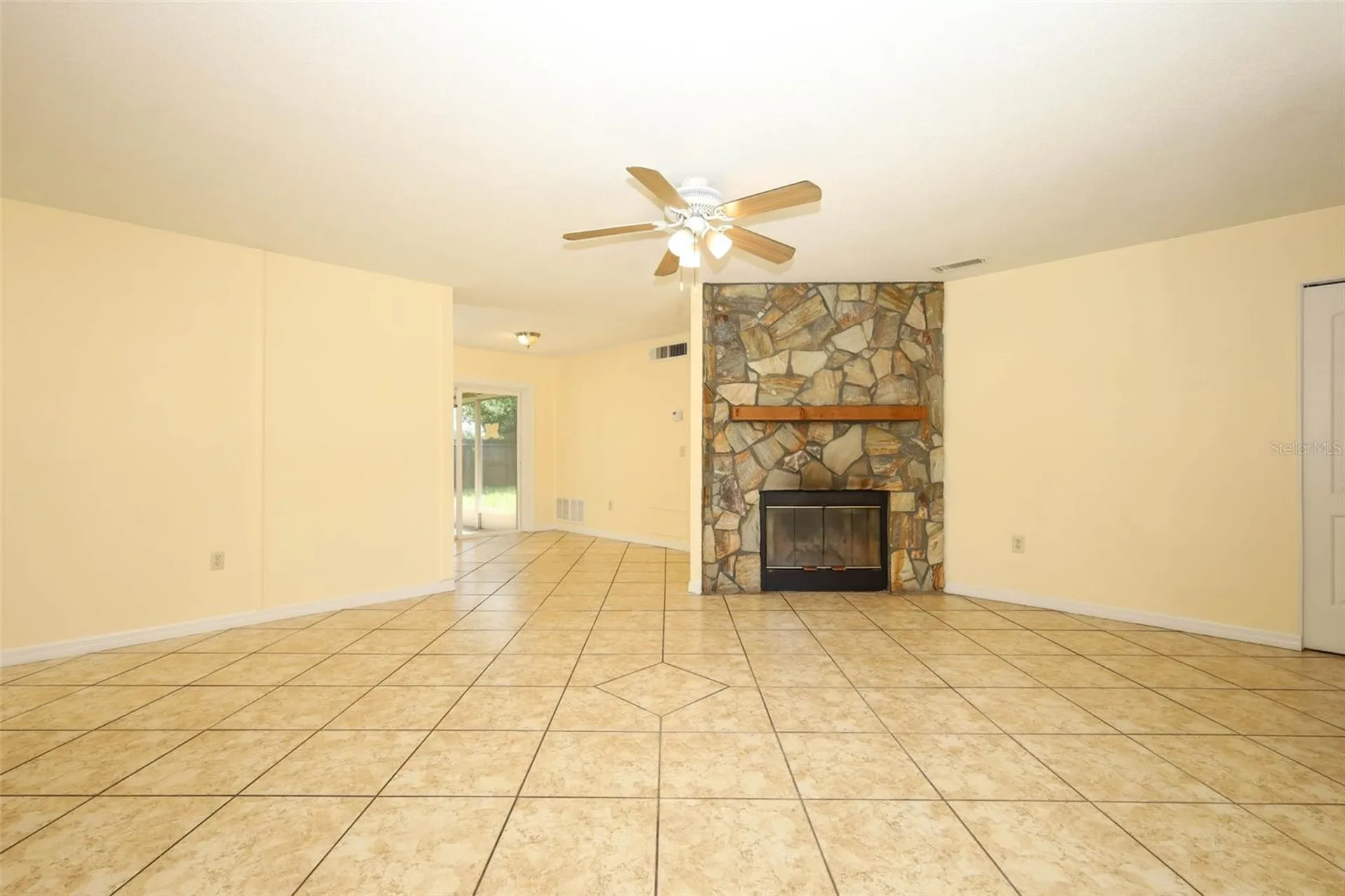 586 Tulane Drive Altamonte Springs FL 32714