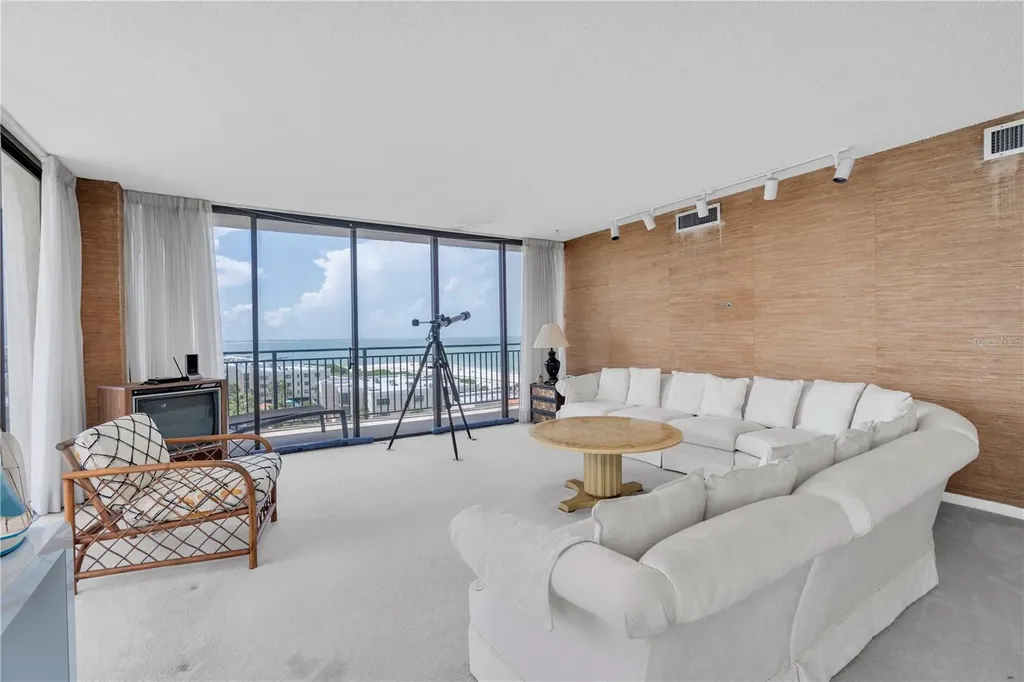 7600 Bayshore Drive Treasure Island FL 33706
