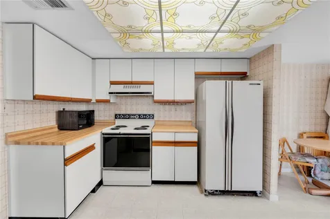 7600 Bayshore Drive Treasure Island FL 33706