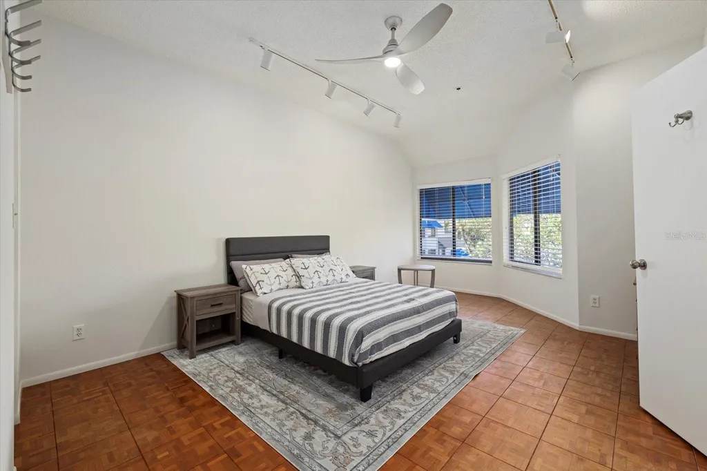 1928 Harbourside Drive Longboat Key FL 34228