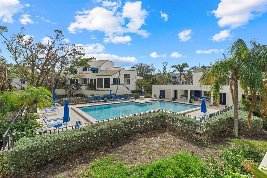 1928 Harbourside Drive Longboat Key FL 34228