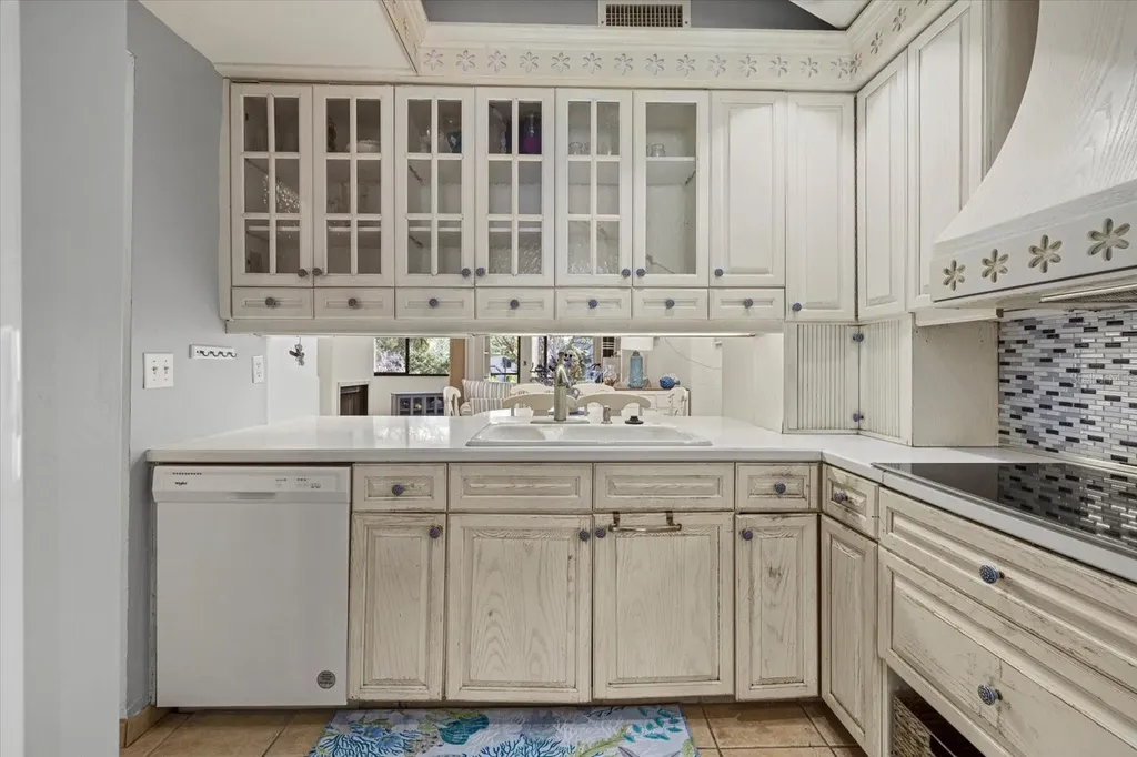 1928 Harbourside Drive Longboat Key FL 34228