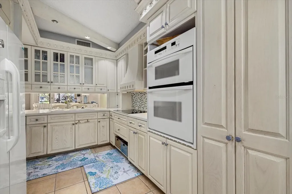 1928 Harbourside Drive Longboat Key FL 34228
