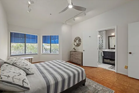 1928 Harbourside Drive Longboat Key FL 34228
