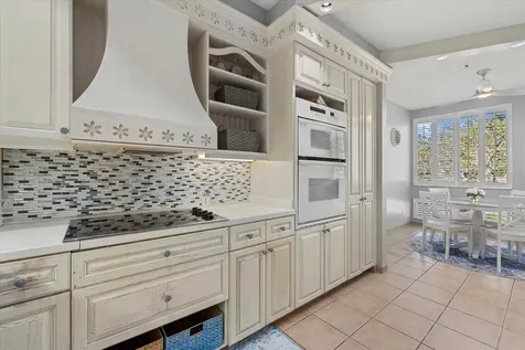 1928 Harbourside Drive Longboat Key FL 34228