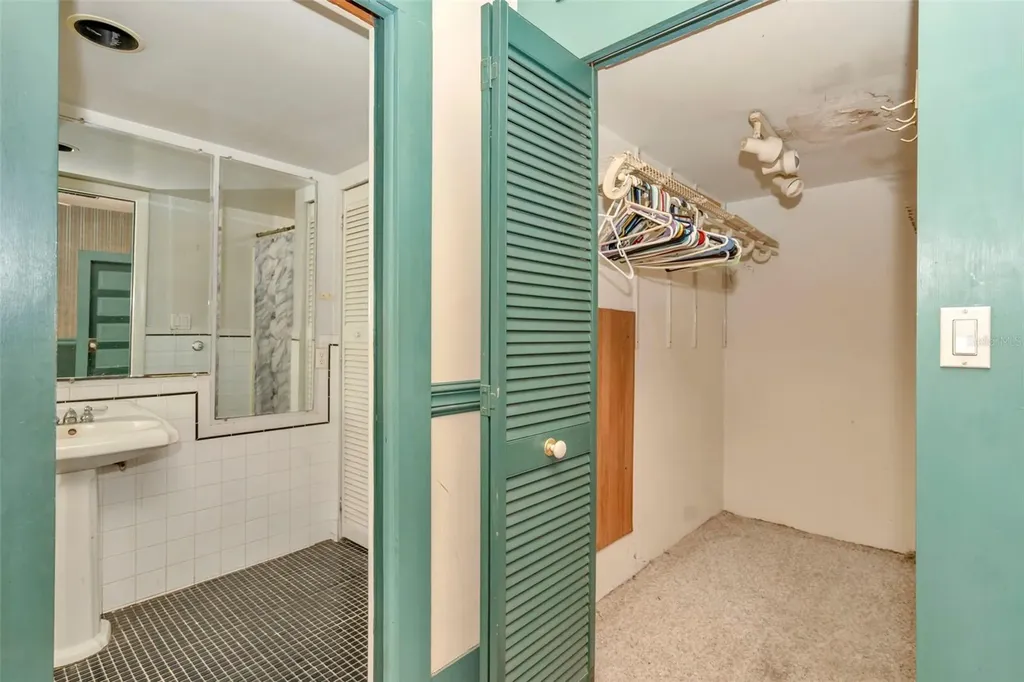 3232 Moores Lake Road Dover FL 33527