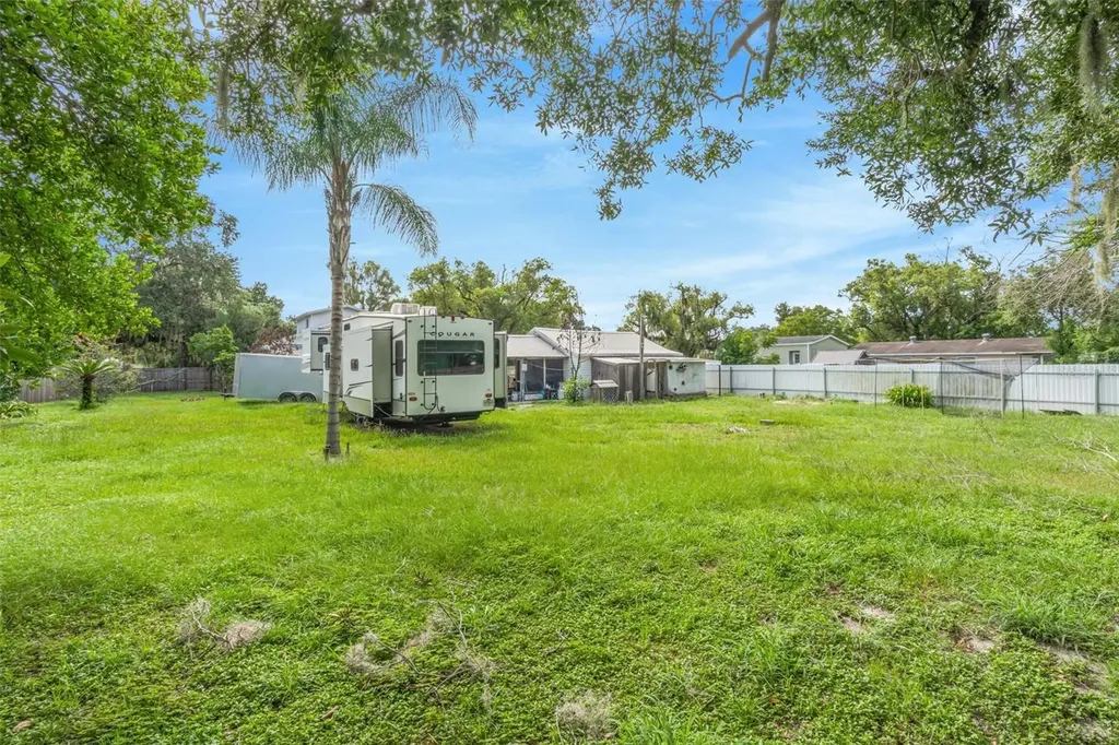 3232 Moores Lake Road Dover FL 33527