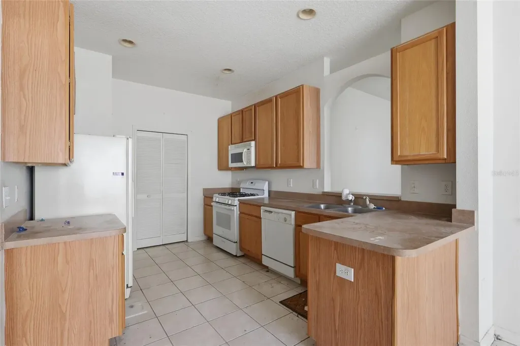 31421 Shaker Circle Wesley Chapel FL 33543