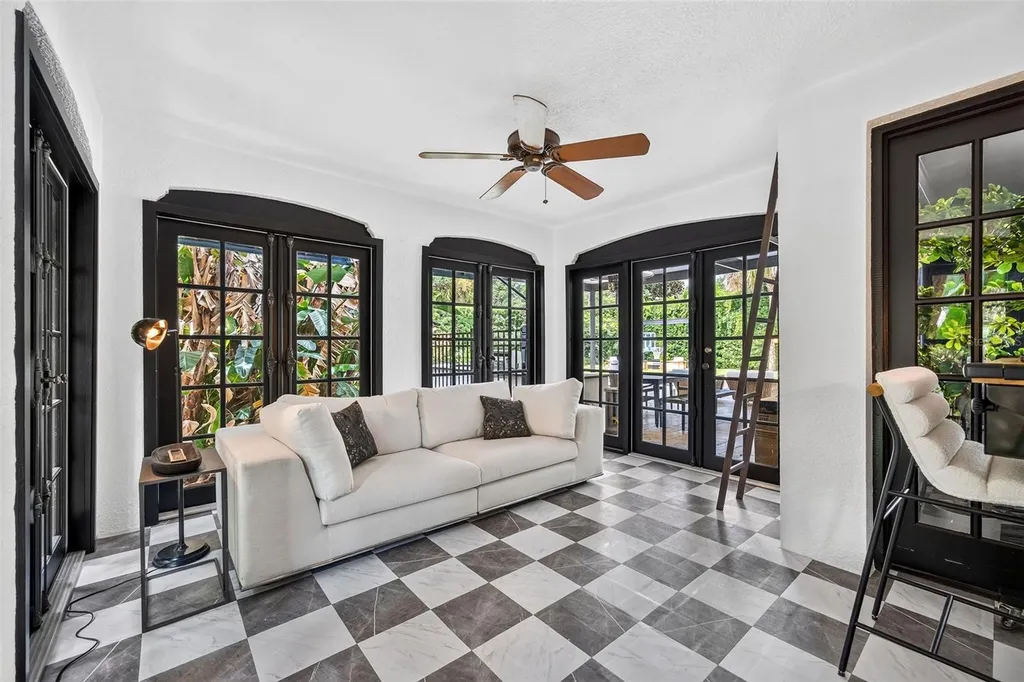 906 Alhambra Court Orlando FL 32804