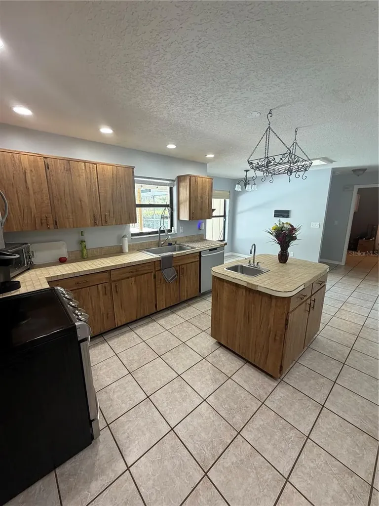 5915 Sheryl Anita Street Oviedo FL 32765