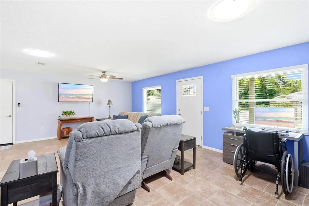 411 S Brooks Avenue Deland FL 32720